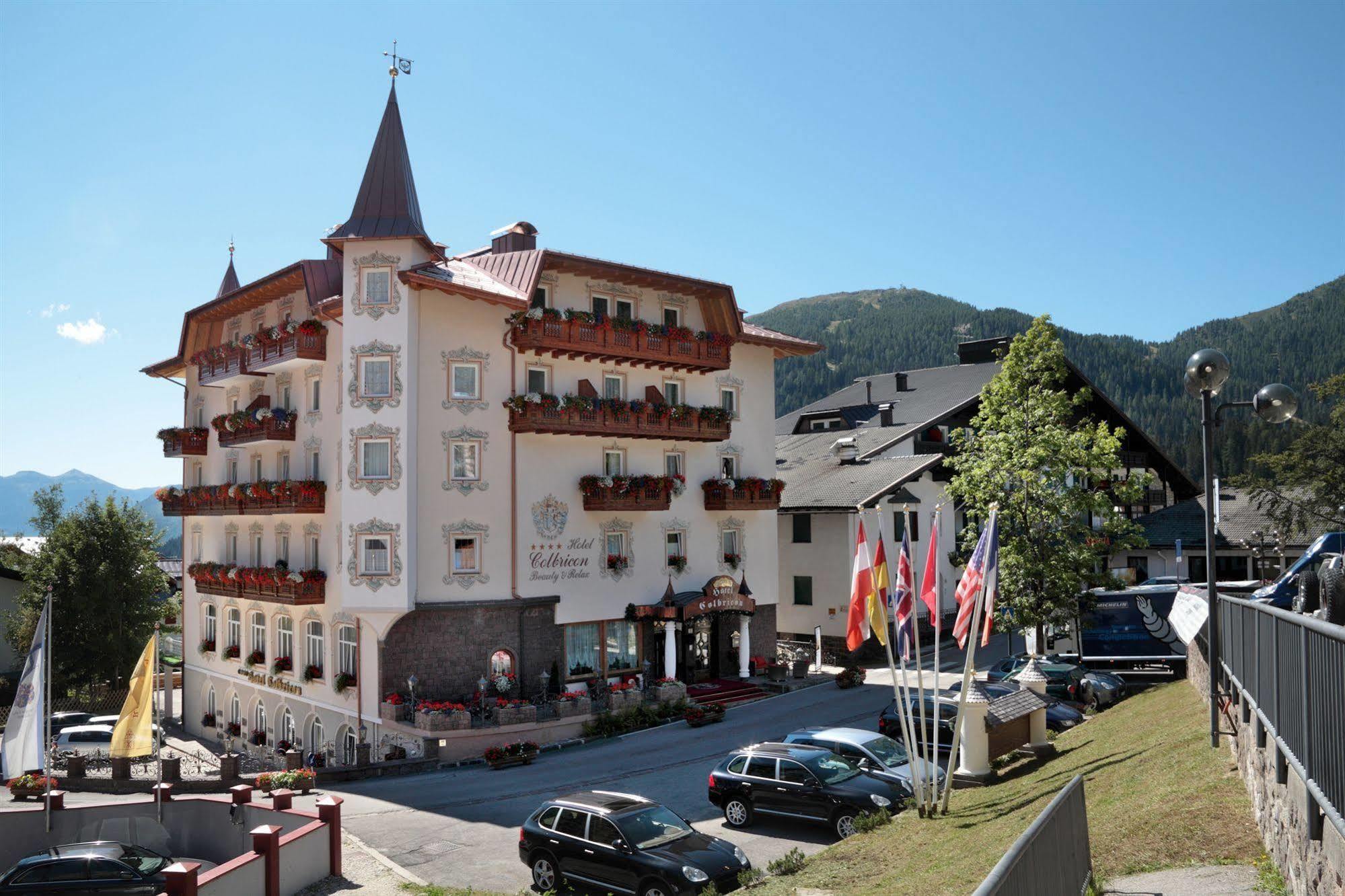 Hotel Colbricon Beauty & Relax San Martino Di Castrozza Exterior photo